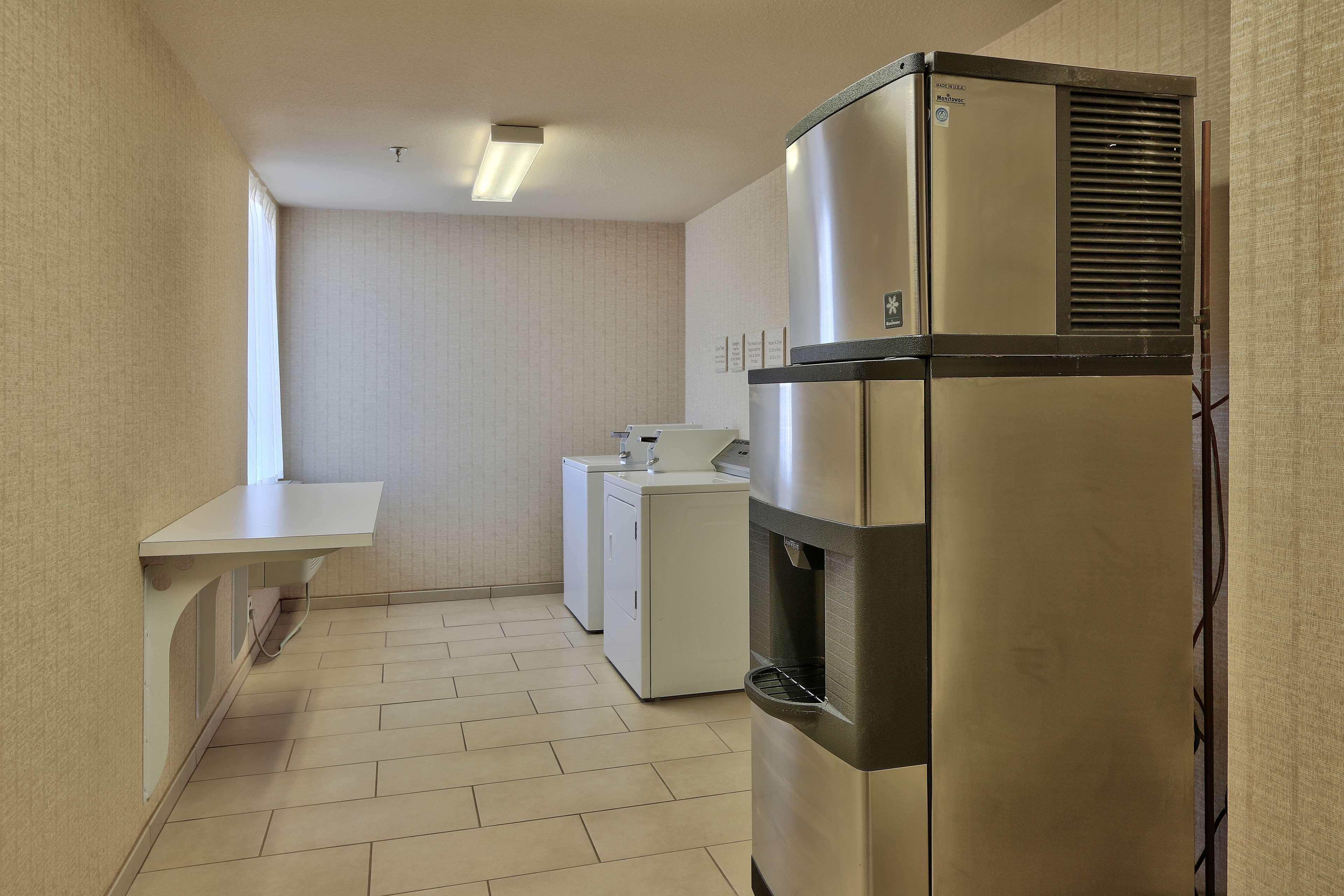 Hilton Garden Inn Albuquerque Airport Ngoại thất bức ảnh