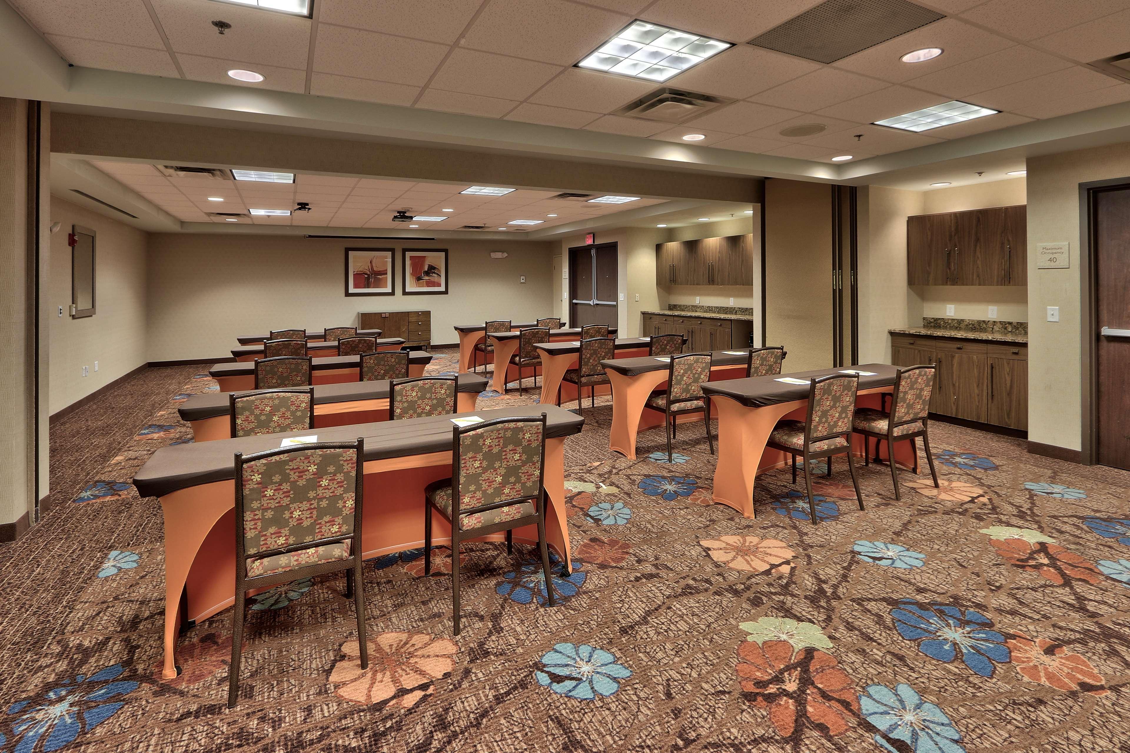 Hilton Garden Inn Albuquerque Airport Ngoại thất bức ảnh