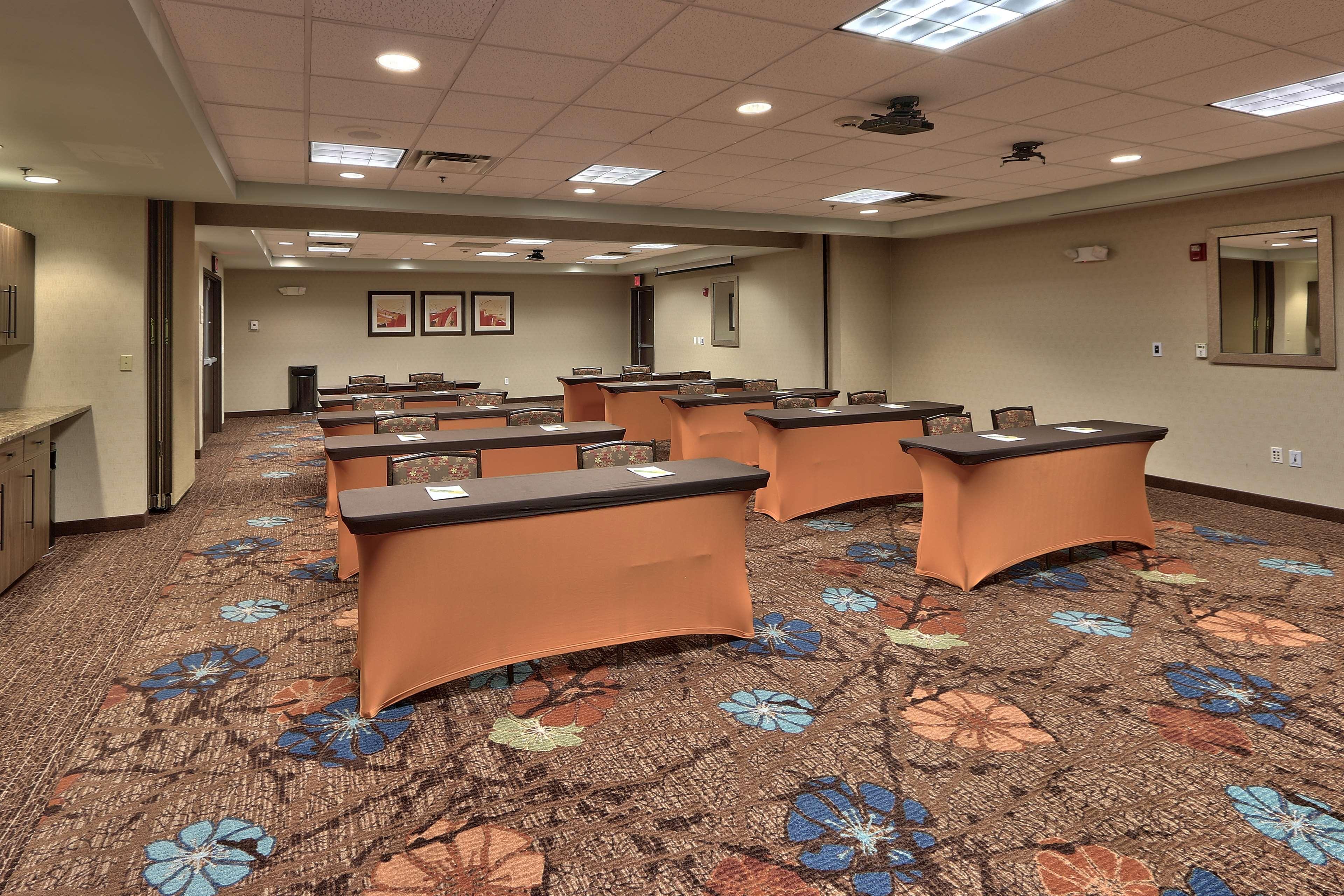 Hilton Garden Inn Albuquerque Airport Ngoại thất bức ảnh